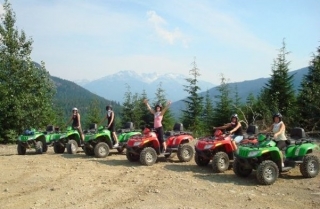  Freunde fahren Quad